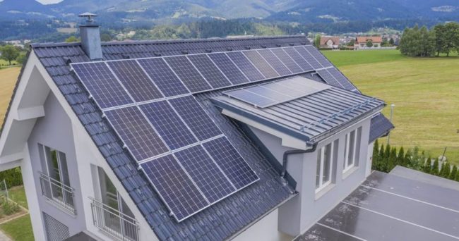 Maximize-the-Efficiency-of-Solar-Panels-With-White-Reflective-Roof-Coatings-1024×538
